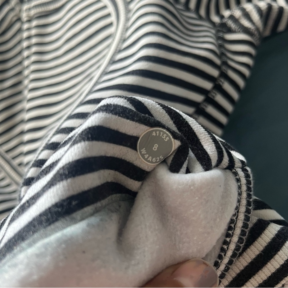 Lululemon Black And White Striped Scuba Hoodie Full Zip Jacket Woman’s Sz 8 - Picture 7 of 11